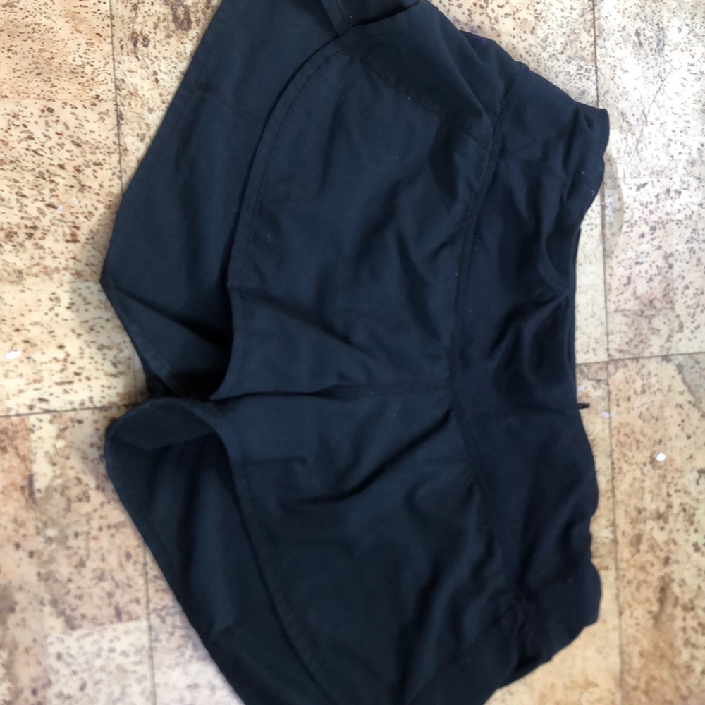 black lululemon shorts with pocket on the back